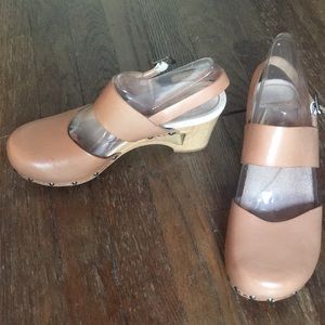 Dansko Thea Clog in Sand-like new!